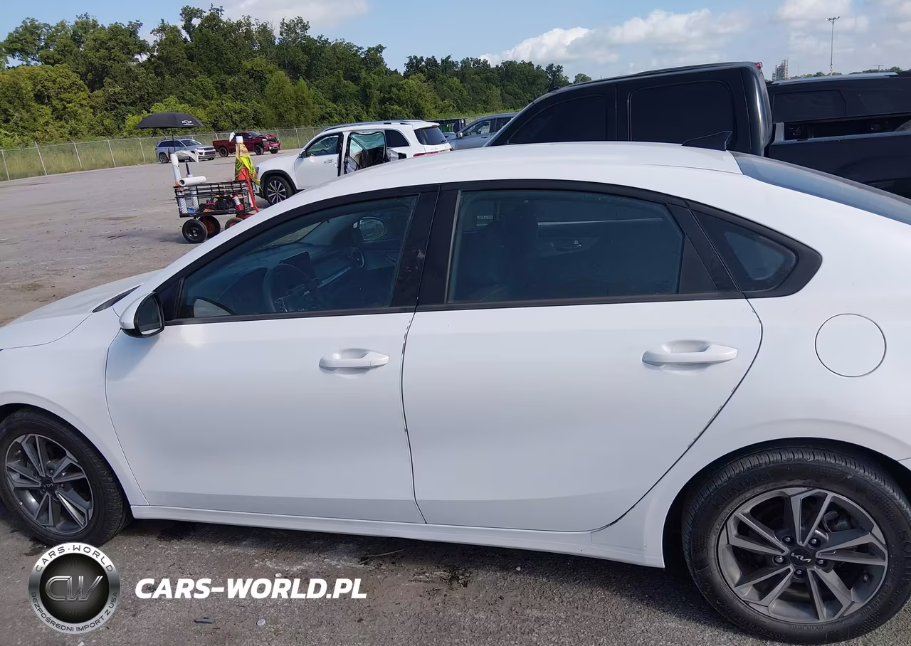 2023 Kia Forte Lx-Lxs VIN:3KPF24AD3PE668356 - 14