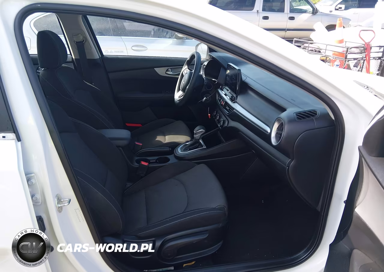 2023 Kia Forte Lx-Lxs VIN:3KPF24AD3PE668356 - 5