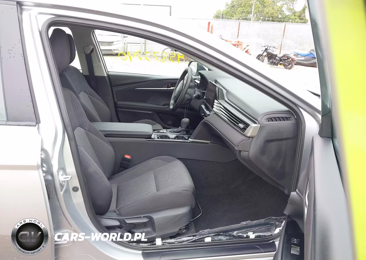 2025 Toyota Camry Le VIN:4T1DBADK2SU501539 - 5