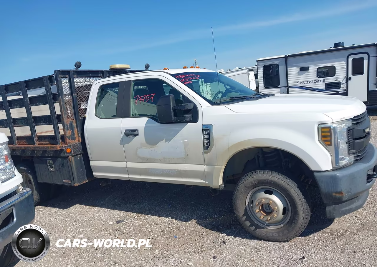 2018 Ford F-350 Chassis Xl VIN:1FD8X3H68JEC68948 - 13