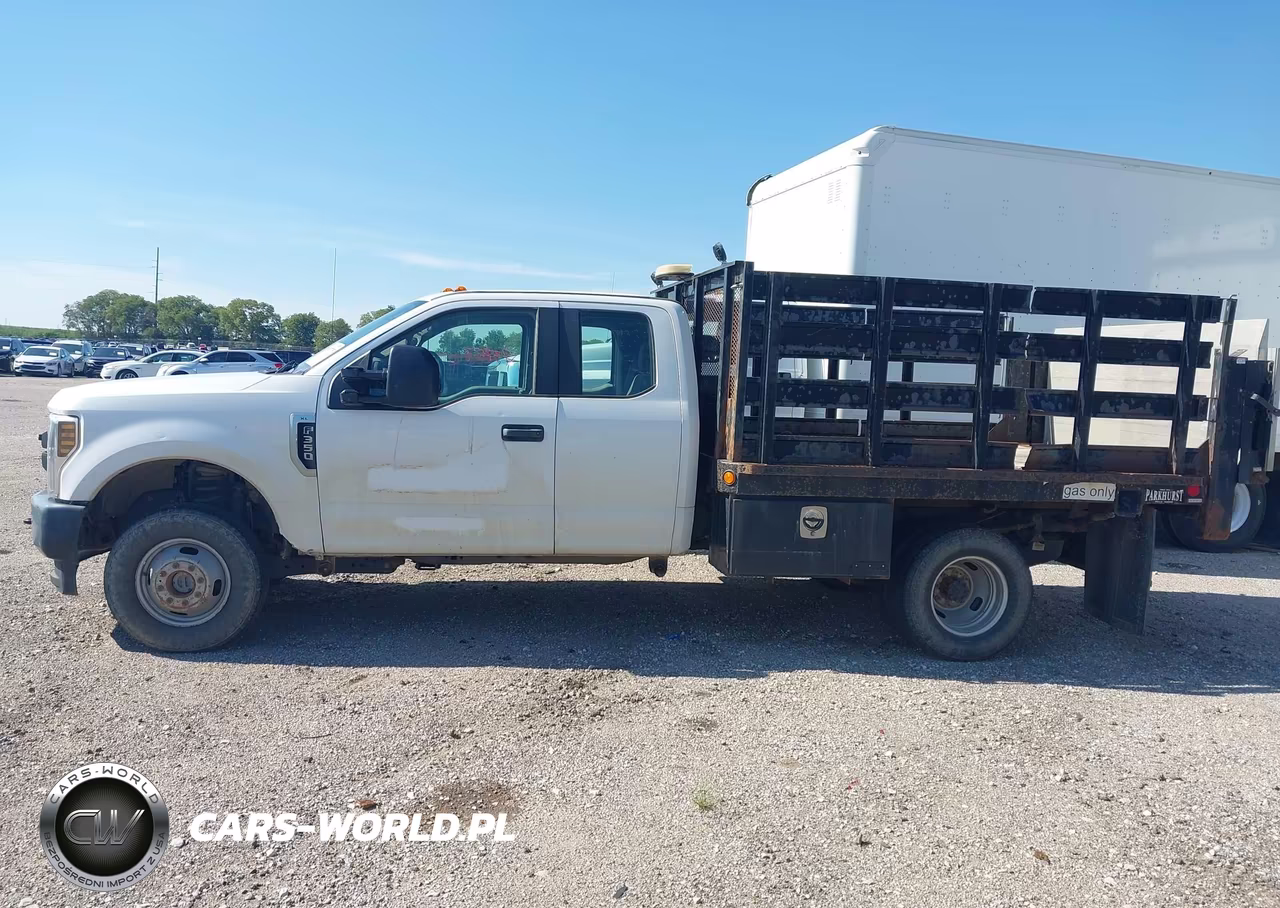 2018 Ford F-350 Chassis Xl VIN:1FD8X3H68JEC68948 - 14