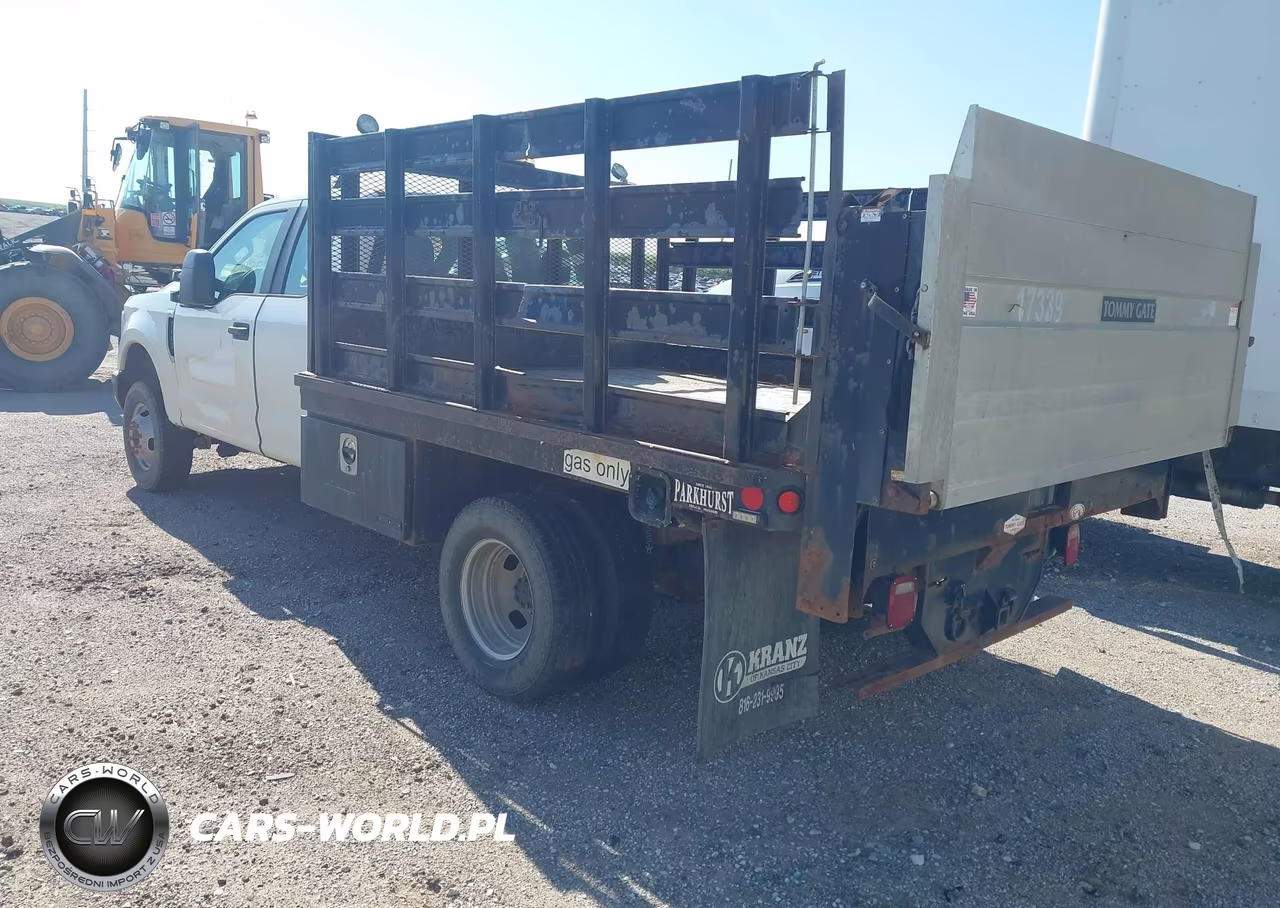 2018 Ford F-350 Chassis Xl VIN:1FD8X3H68JEC68948 - 3