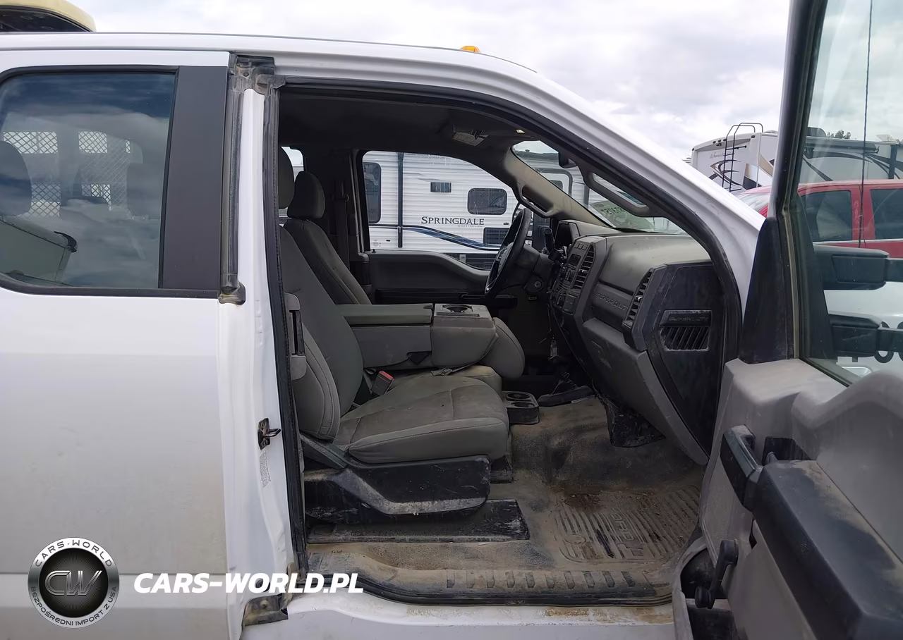 2018 Ford F-350 Chassis Xl VIN:1FD8X3H68JEC68948 - 5