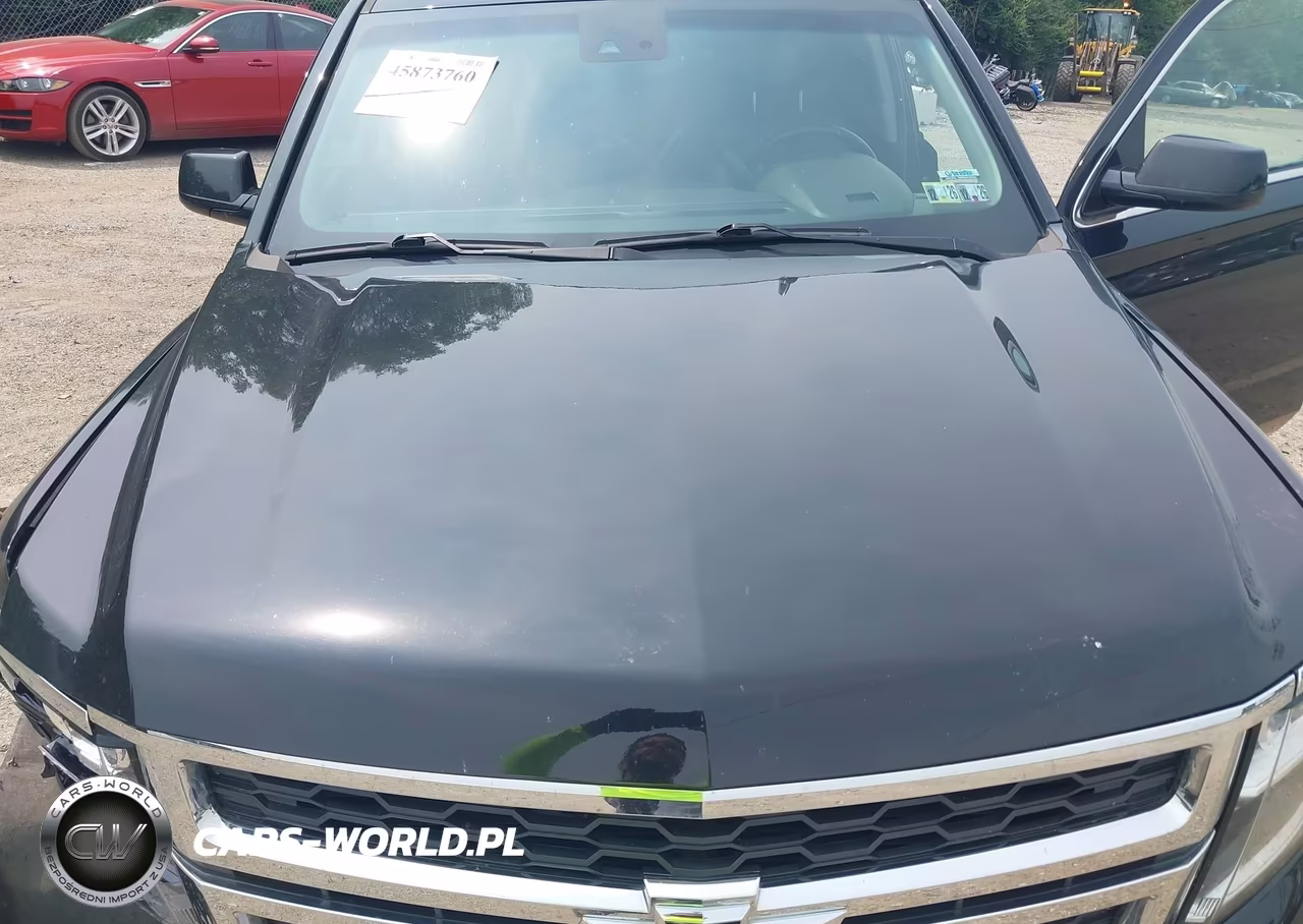 2018 Chevrolet Suburban Lt VIN:1GNSKHKC9JR287335 - 10