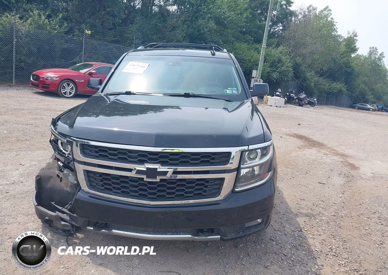 2018 Chevrolet Suburban Lt VIN:1GNSKHKC9JR287335 - 13