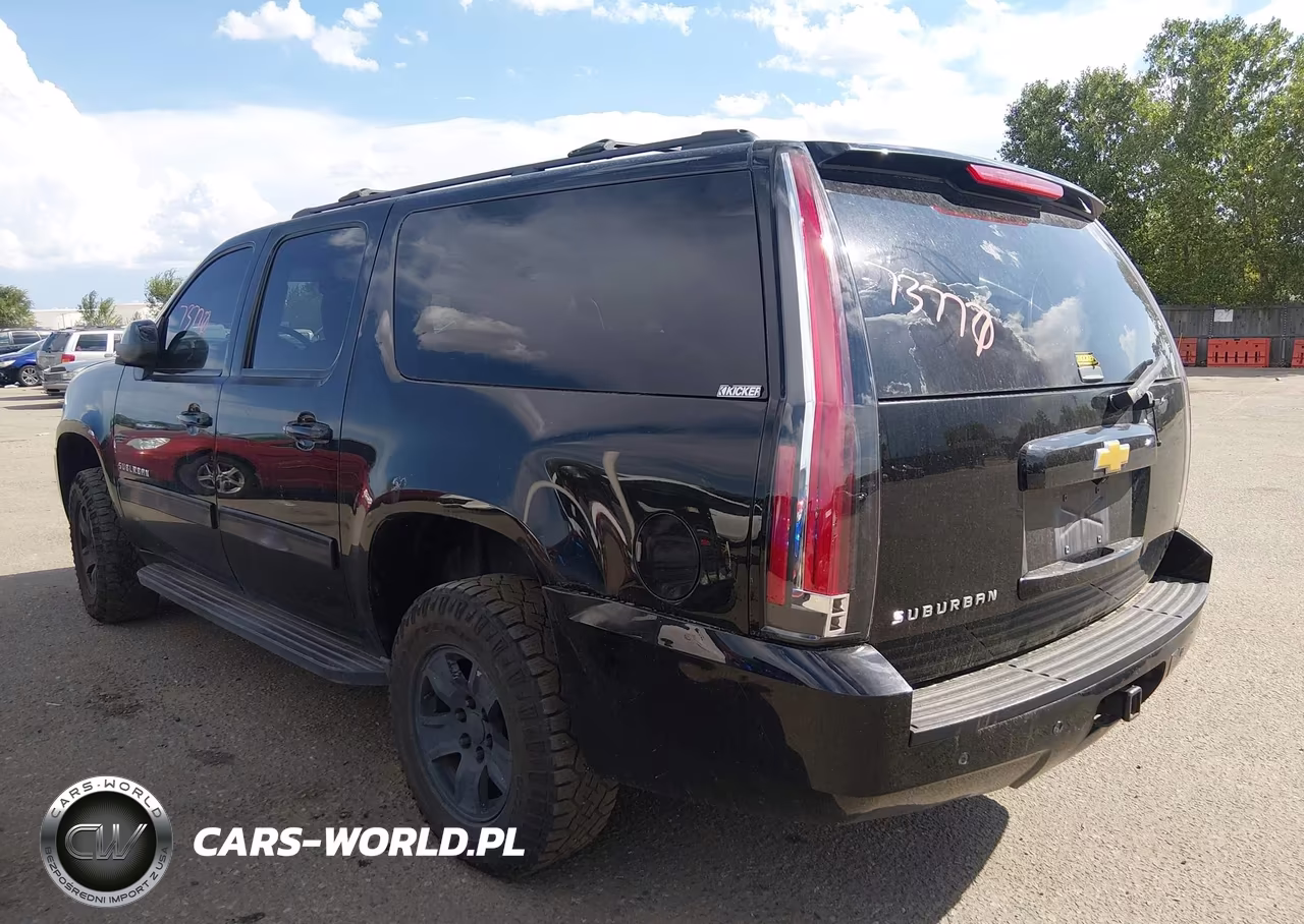 2014 Chevrolet Suburban Lt VIN:1GNSKJE77ER116448 - 3