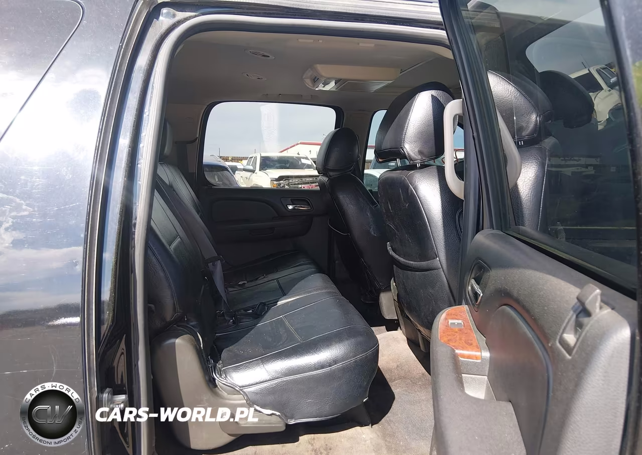 2014 Chevrolet Suburban Lt VIN:1GNSKJE77ER116448 - 8