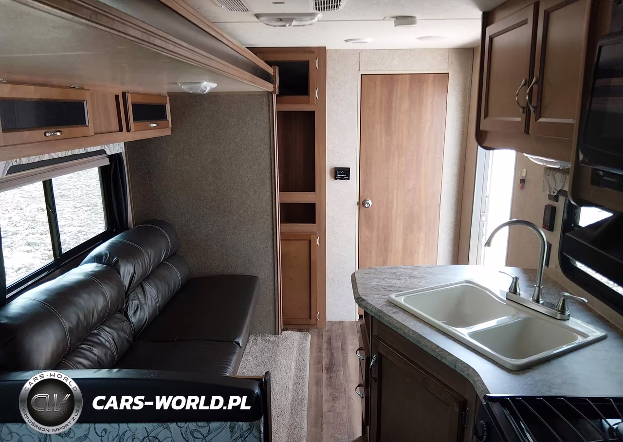 2017 Coachmen Catalina VIN:5ZT2CARB0HA024930 - 13