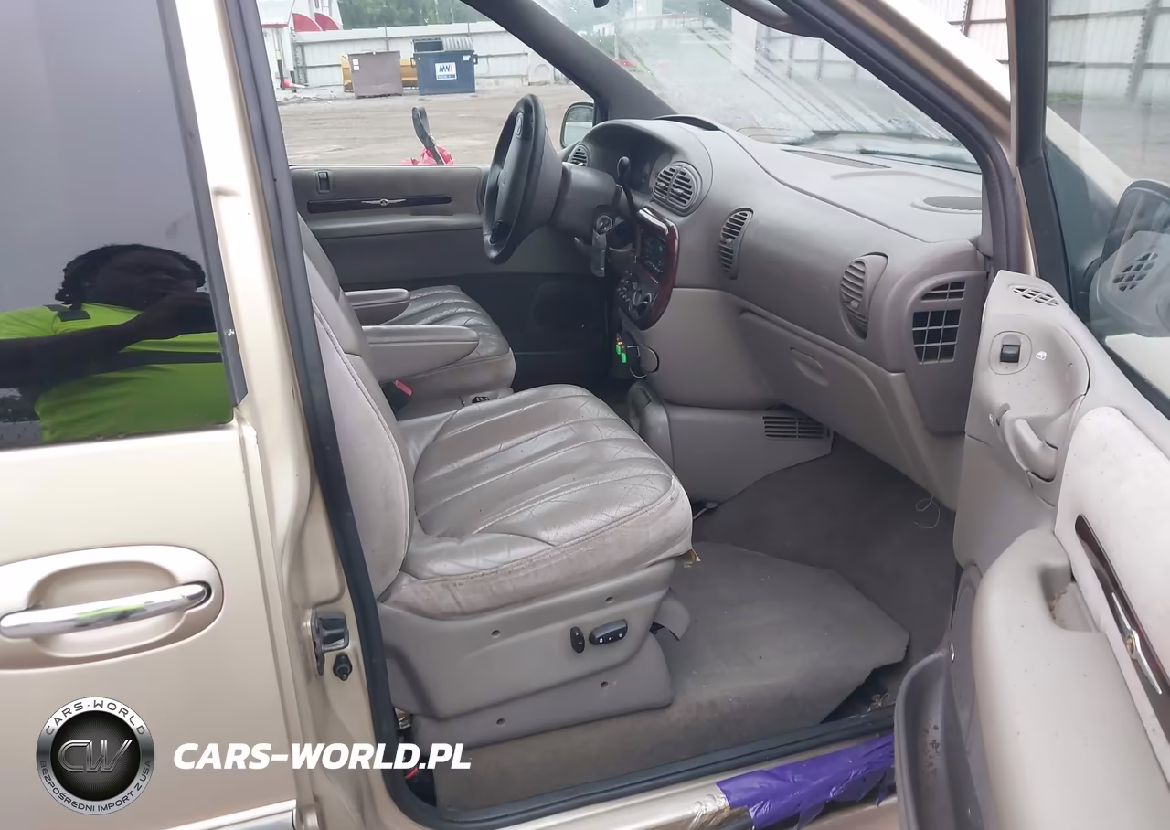 2000 Chrysler Town & Country Limited VIN:1C4GP64L3YB709247 - 5