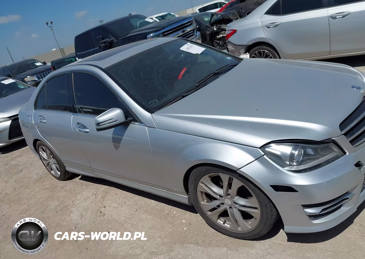 2013 Mercedes-Benz C 300 Sport 4Matic VIN:WDDGF8ABXDA755447 - 13