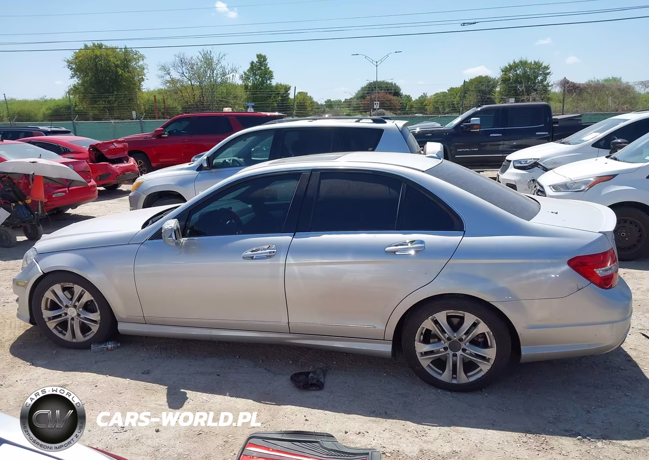 2013 Mercedes-Benz C 300 Sport 4Matic VIN:WDDGF8ABXDA755447 - 14