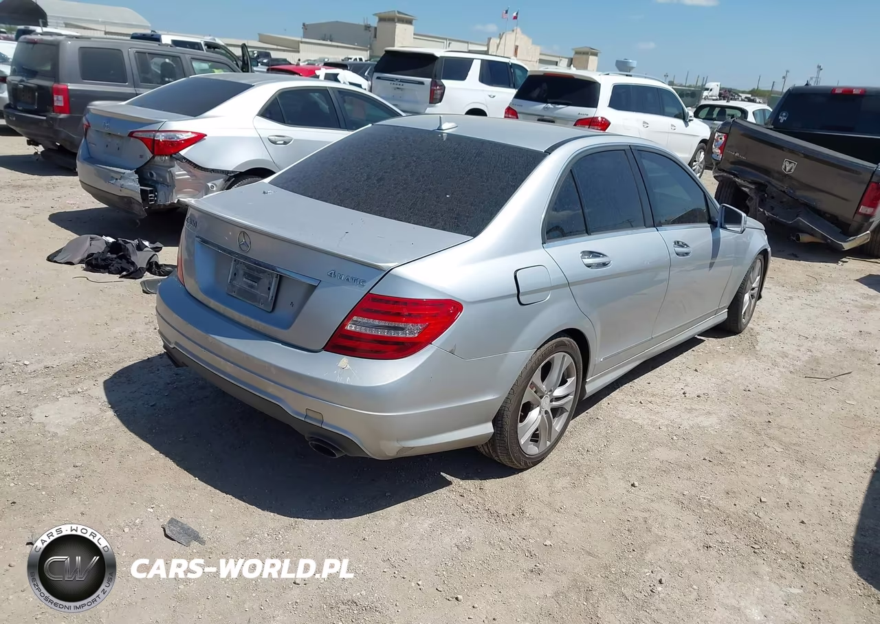 2013 Mercedes-Benz C 300 Sport 4Matic VIN:WDDGF8ABXDA755447 - 4