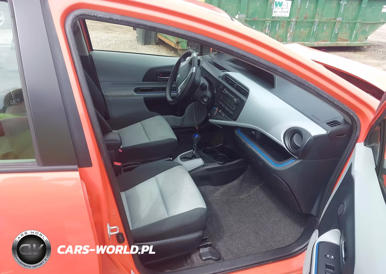 2012 Toyota Prius C Two VIN:JTDKDTB37C1012599 - 5
