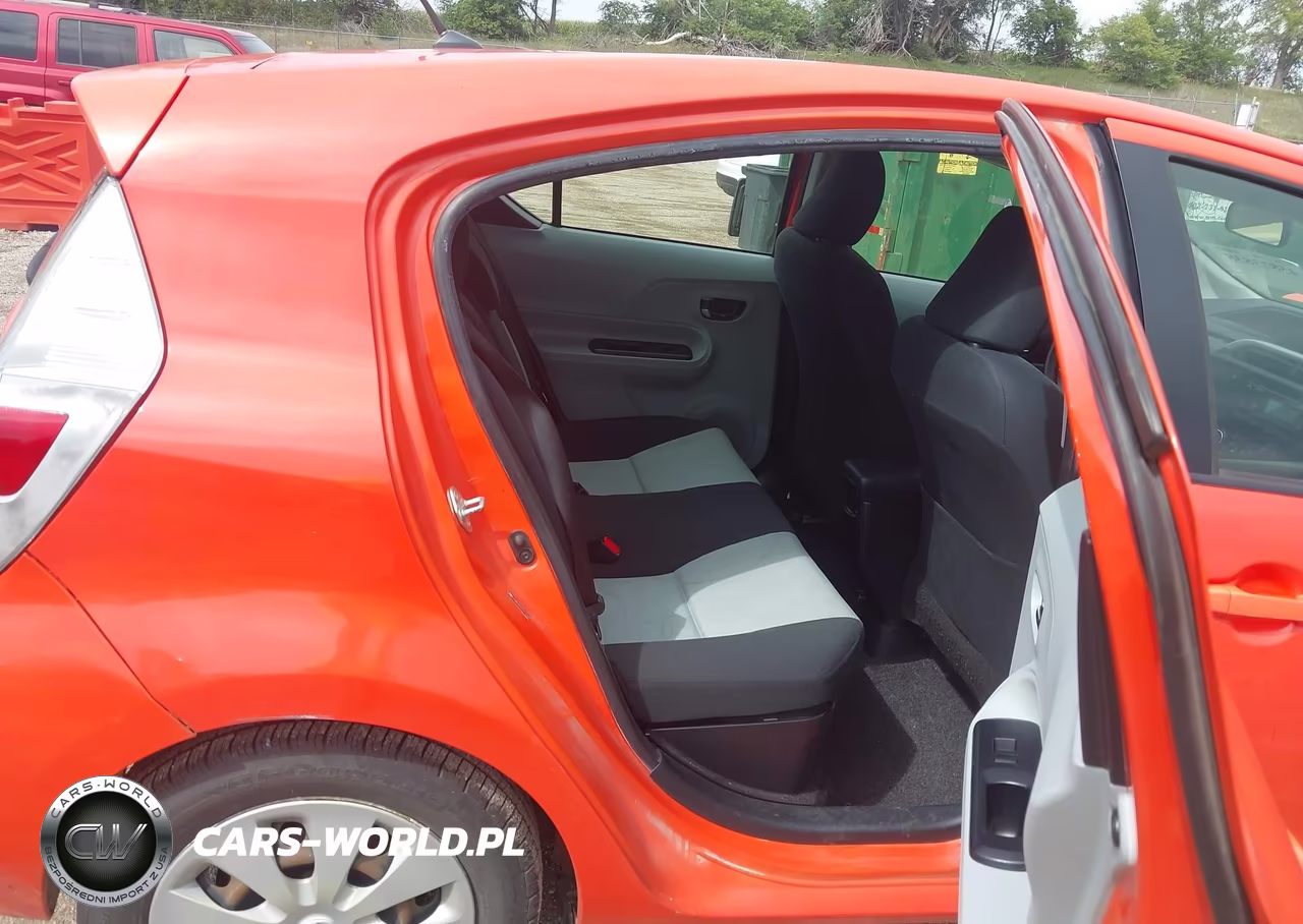 2012 Toyota Prius C Two VIN:JTDKDTB37C1012599 - 8