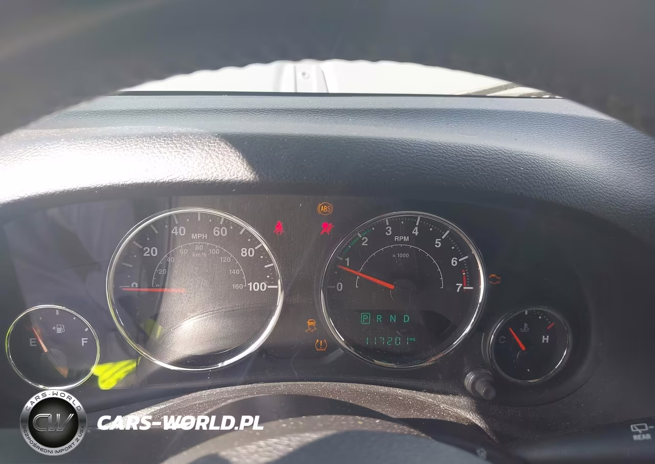 2015 Jeep Wrangler Unlimited Rubicon VIN:1C4HJWFG7FL697455 - 7
