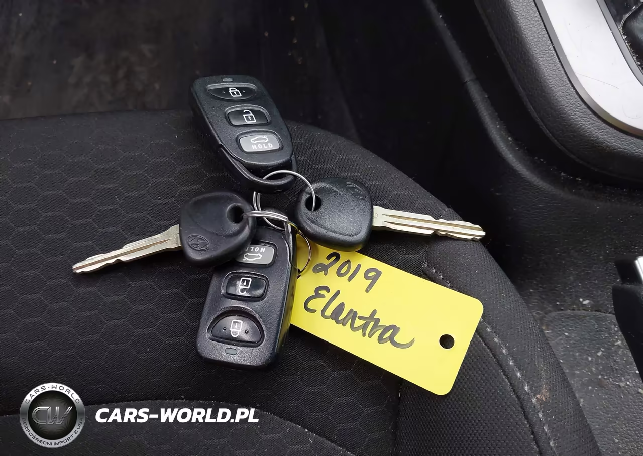 2019 Hyundai Elantra Sel VIN:5NPD84LF1KH418784 - 11