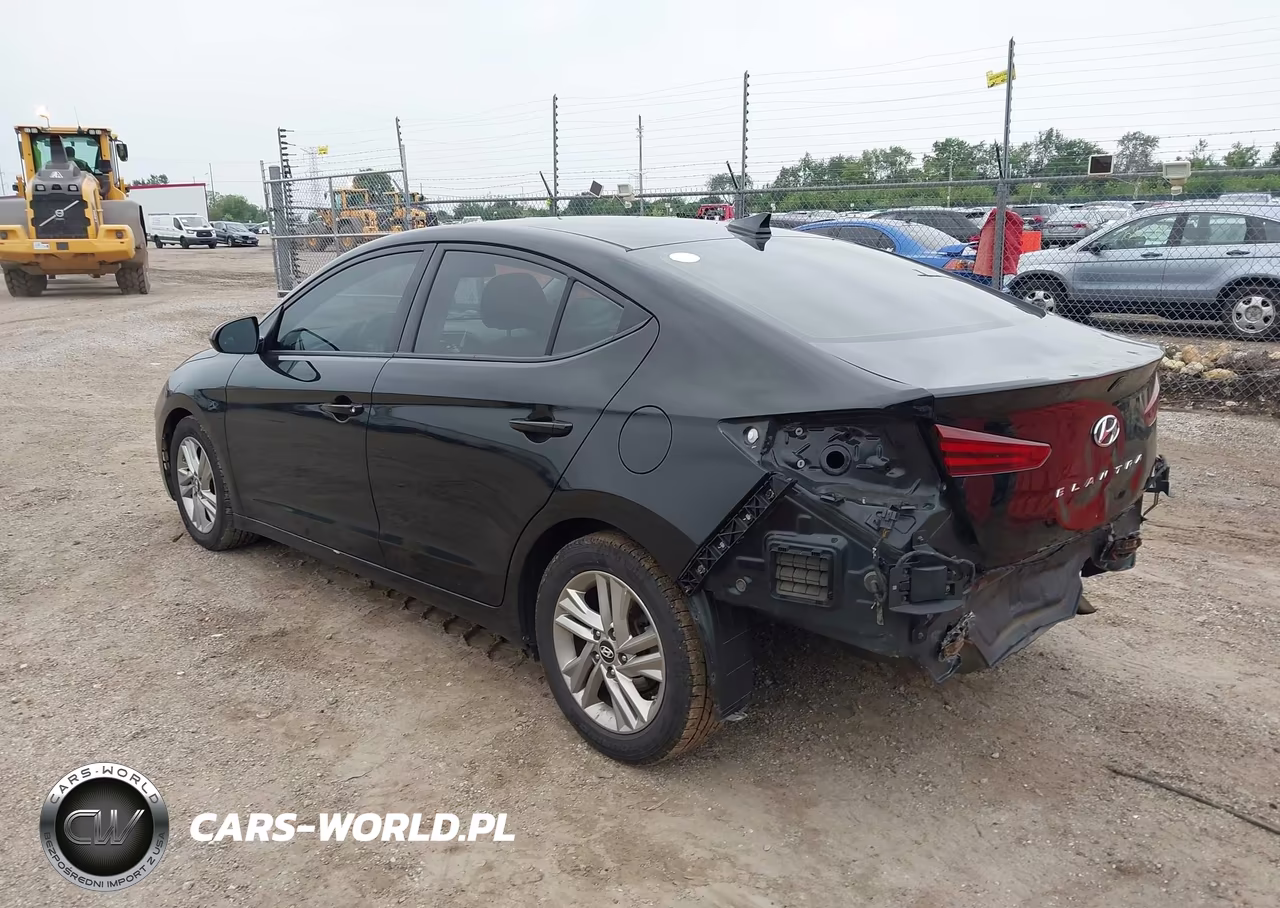 2019 Hyundai Elantra Sel VIN:5NPD84LF1KH418784 - 3