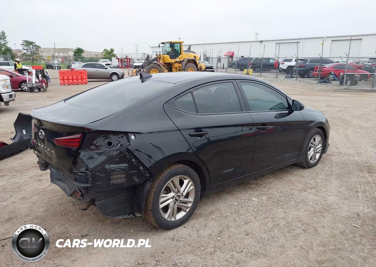 2019 Hyundai Elantra Sel VIN:5NPD84LF1KH418784 - 4