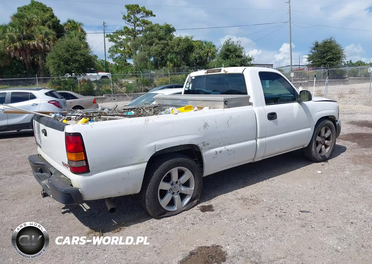 2005 GMC Sierra 1500 Work Truck VIN:1GTEC14V55Z275665 - 4