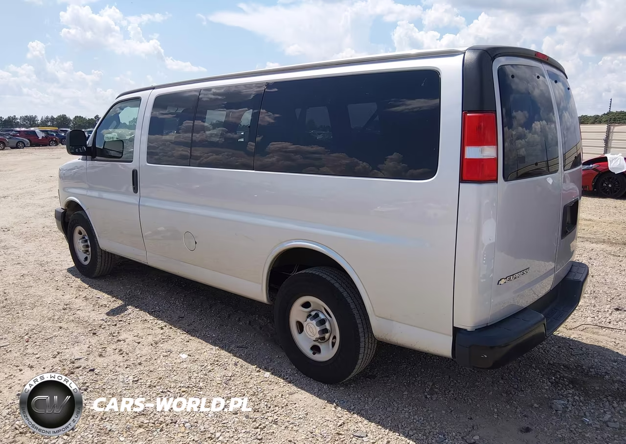 2019 Chevrolet Express 2500 Ls VIN:1GAWGEFGXK1341810 - 3