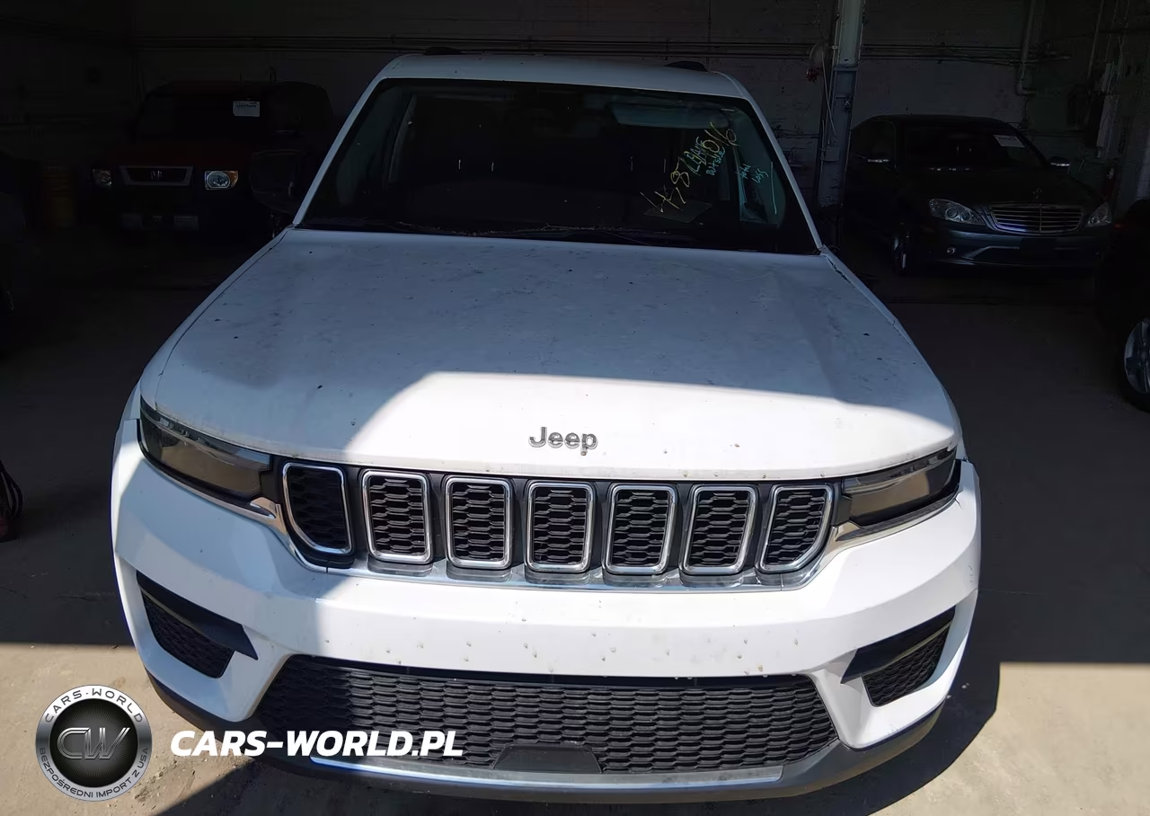 2023 Jeep Grand Cherokee Laredo 4X4 VIN:1C4RJHAG9PC640943 - 12