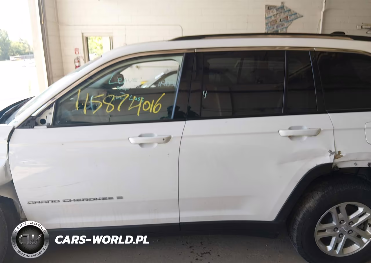 2023 Jeep Grand Cherokee Laredo 4X4 VIN:1C4RJHAG9PC640943 - 14