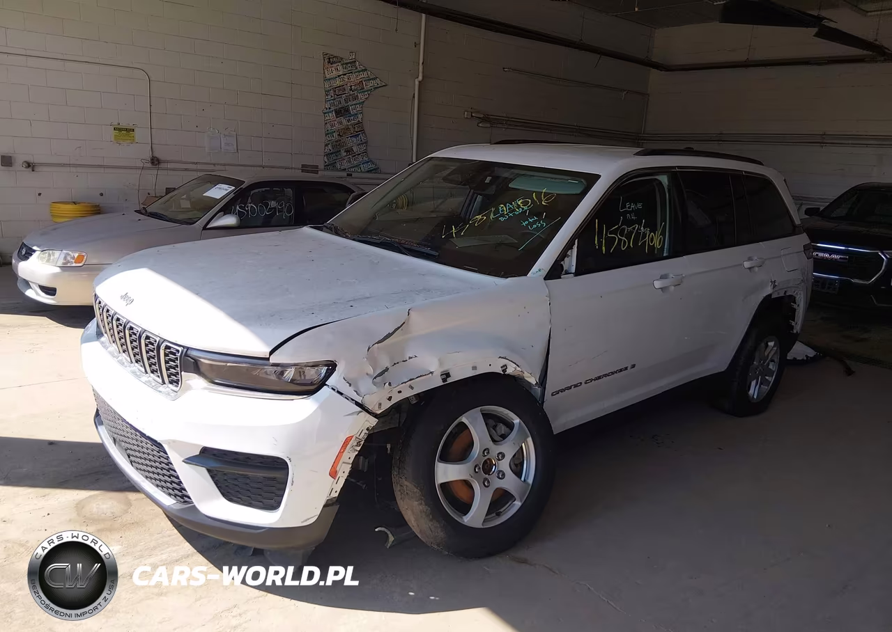 2023 Jeep Grand Cherokee Laredo 4X4 VIN:1C4RJHAG9PC640943 - 2