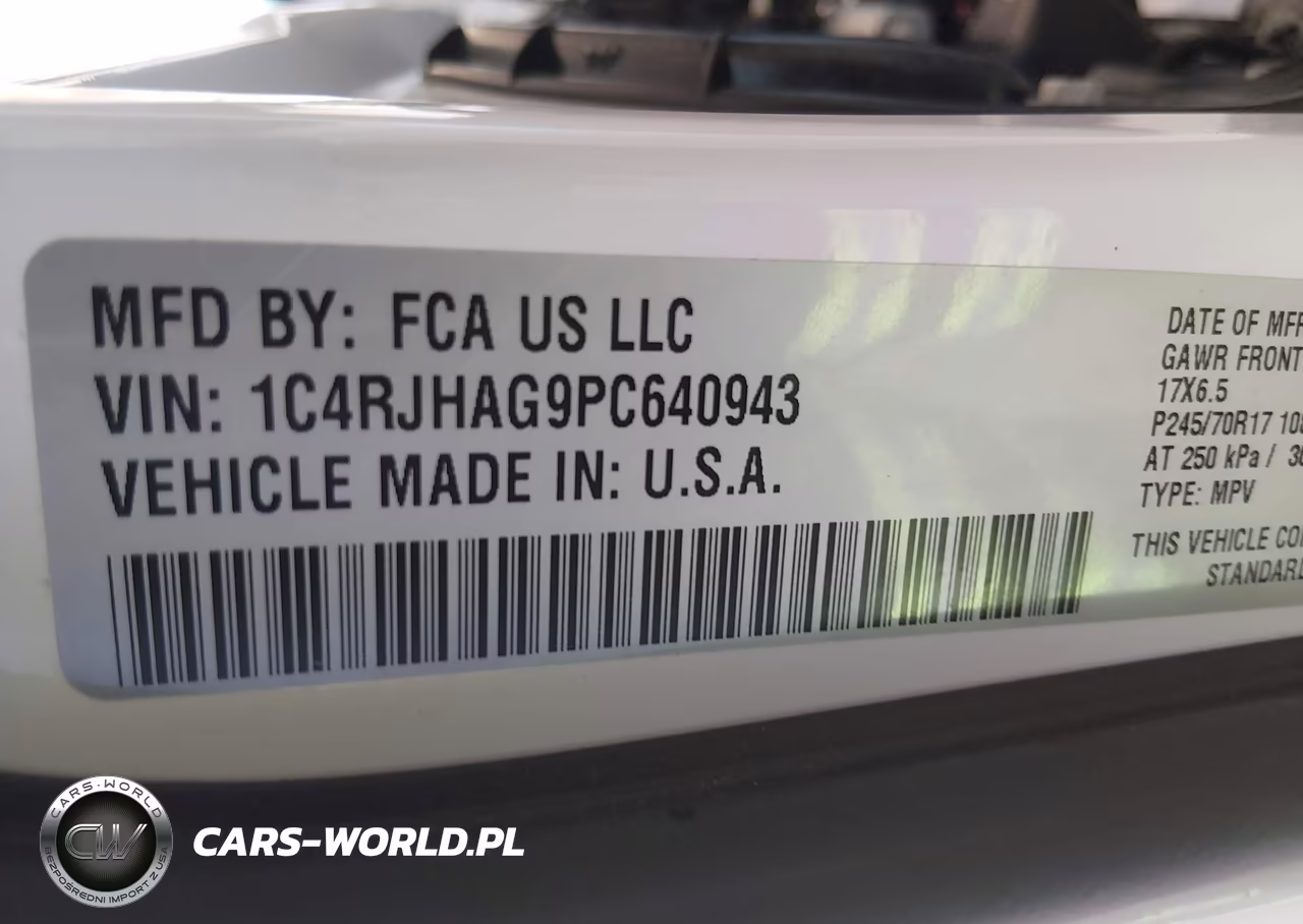 2023 Jeep Grand Cherokee Laredo 4X4 VIN:1C4RJHAG9PC640943 - 9