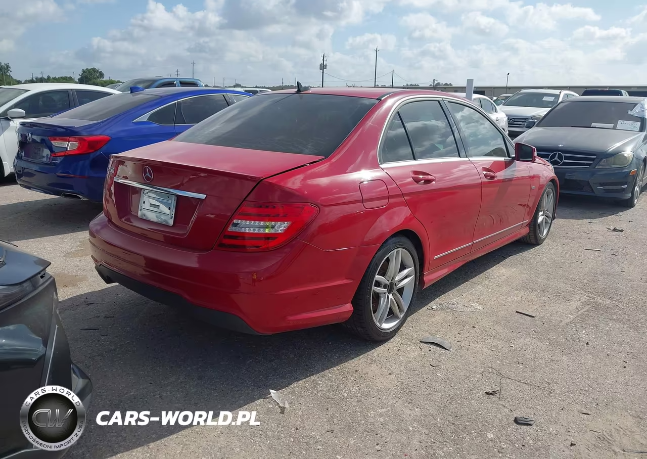 2012 Mercedes-Benz C 250 Sport VIN:WDDGF4HB3CA648141 - 4