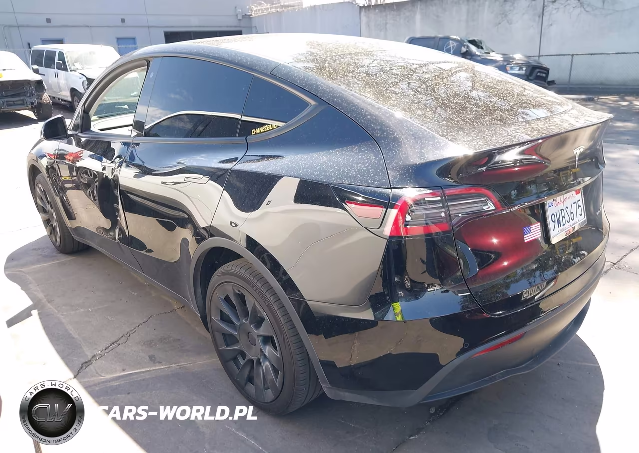 2020 Tesla Model Y Long Range Dual Motor All-Wheel Drive VIN:5YJYGDEE4LF038976 - 3