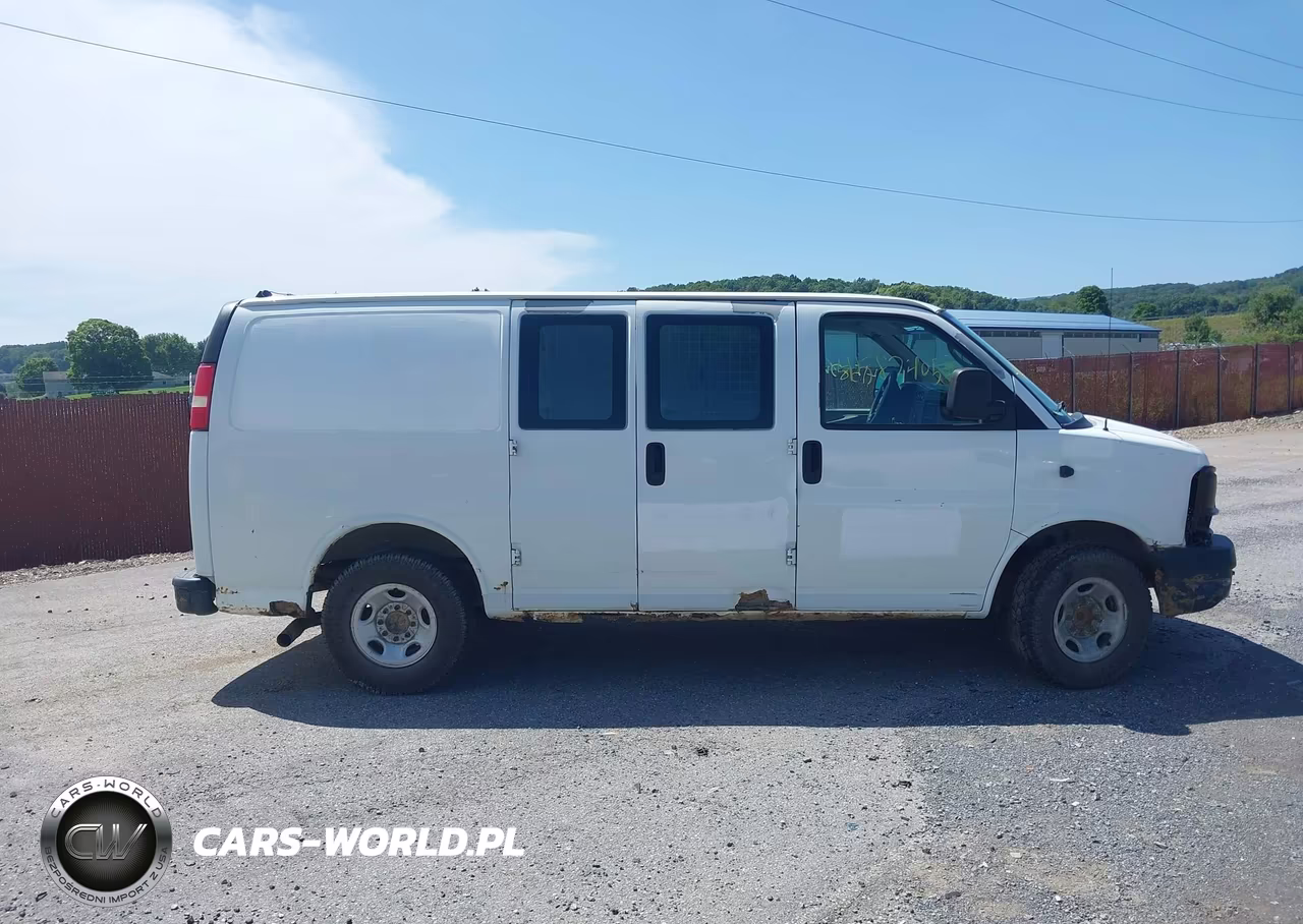 2011 Chevrolet Express 2500 VIN:1GCWGFCA5B1181624 - 14