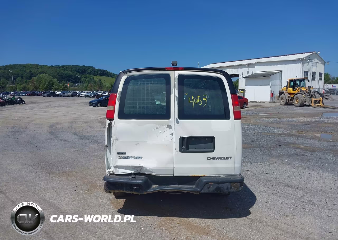 2011 Chevrolet Express 2500 VIN:1GCWGFCA5B1181624 - 16