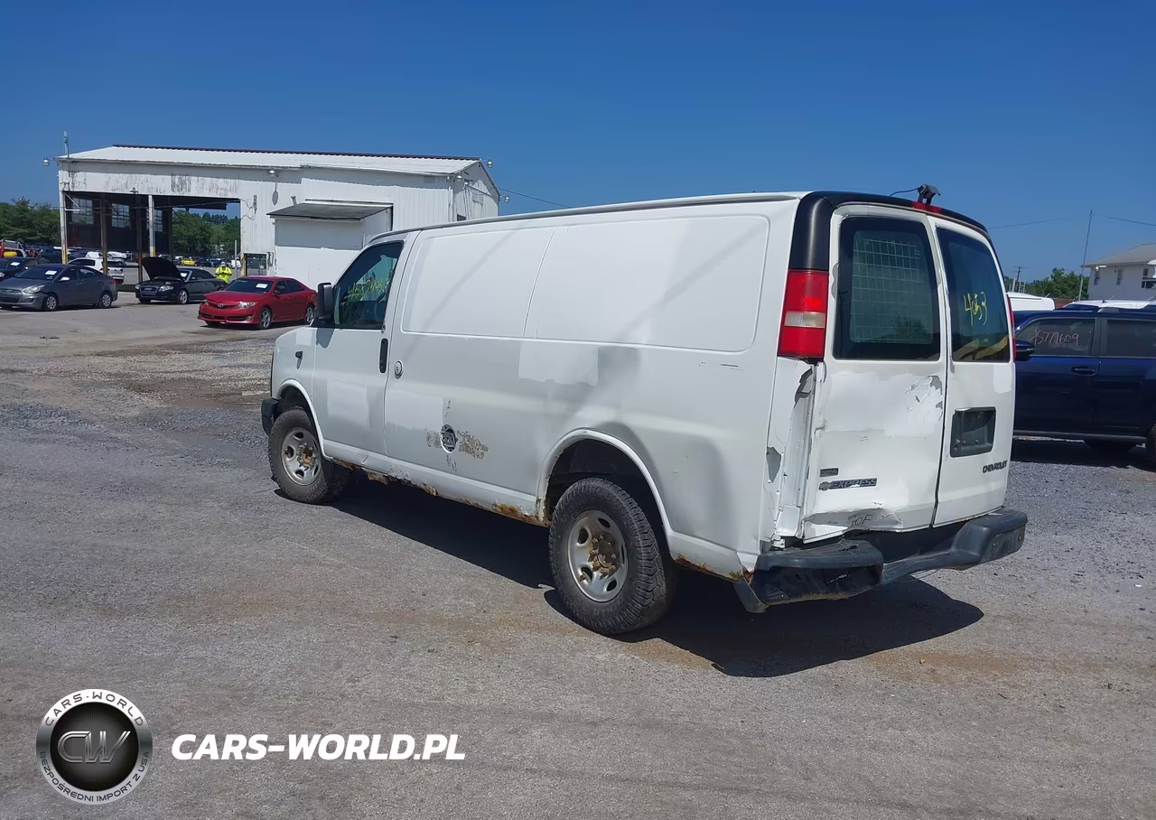 2011 Chevrolet Express 2500 VIN:1GCWGFCA5B1181624 - 3
