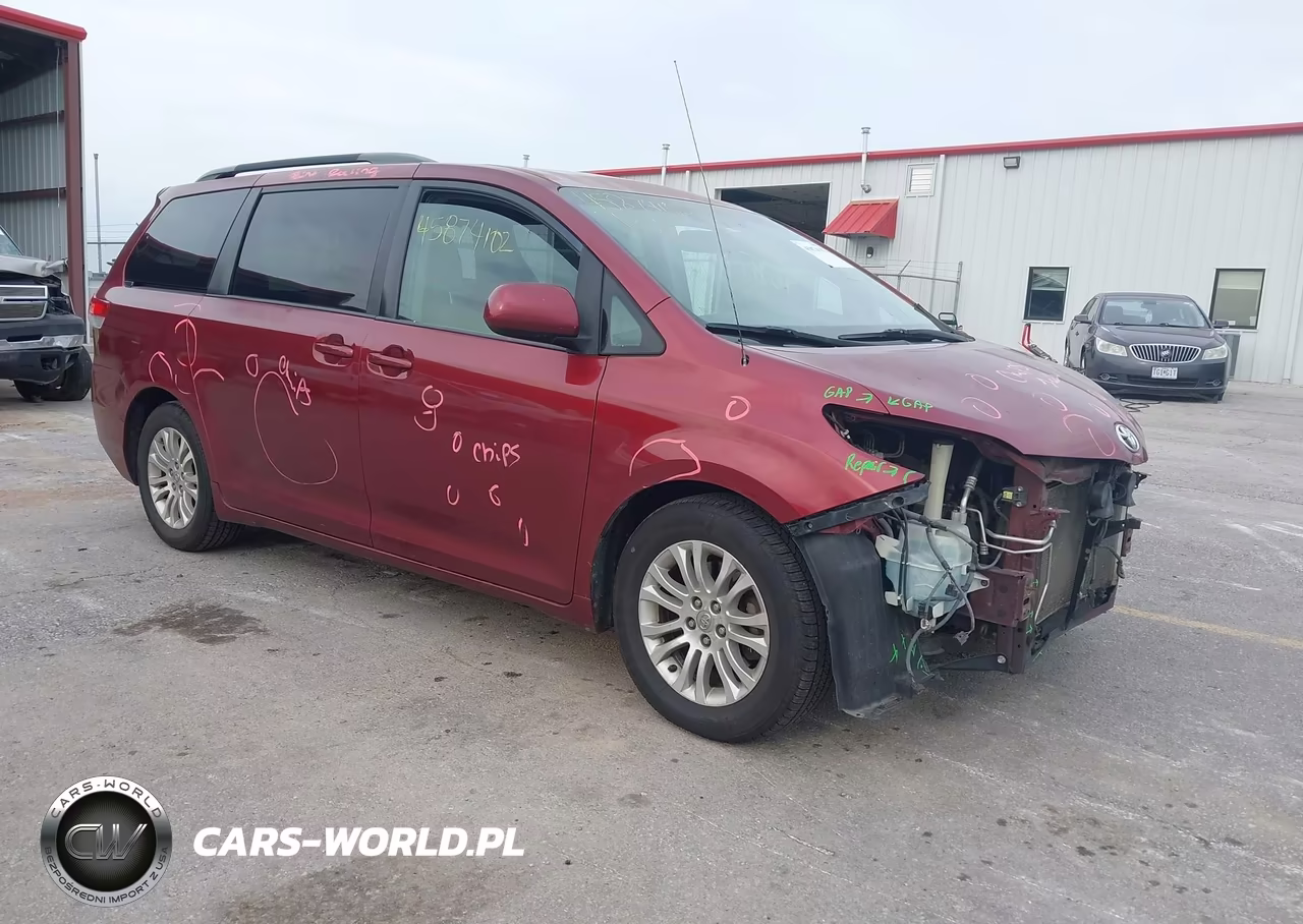 2012 Toyota Sienna Xle V6 8 Passenger