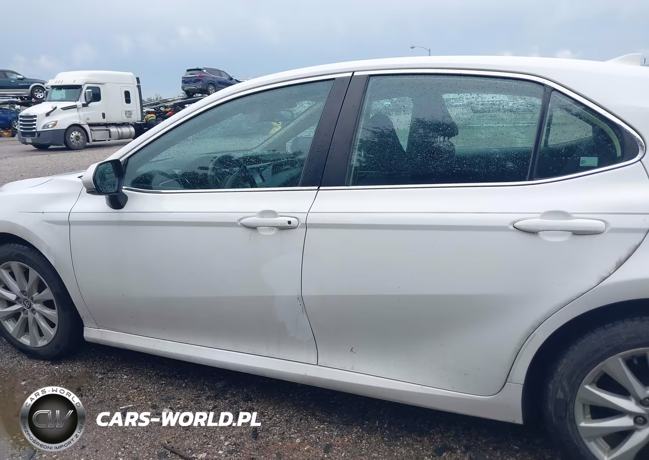 2020 Toyota Camry Le VIN:4T1C11AK9LU959048 - 14