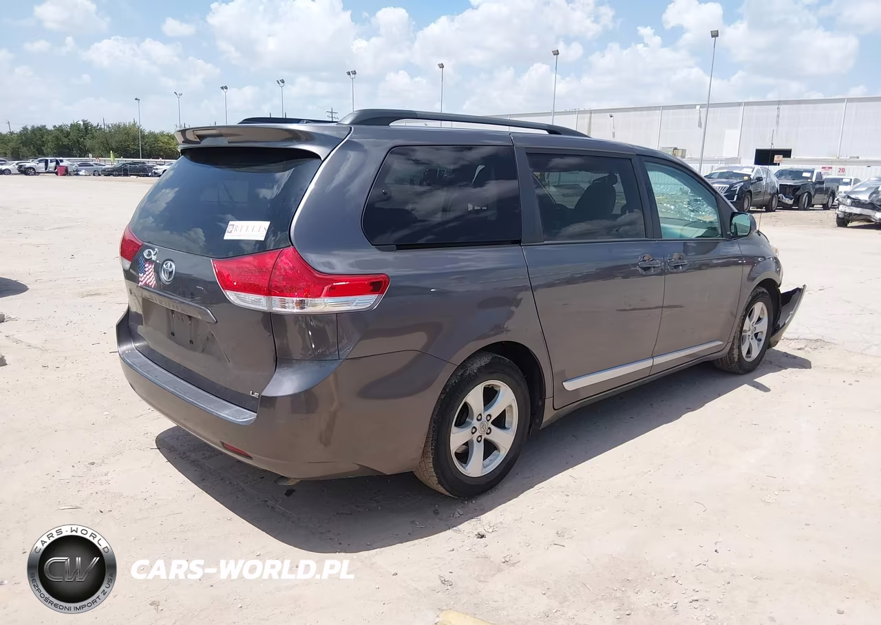 2012 Toyota Sienna Le V6 8 Passenger VIN:5TDKK3DC3CS274576 - 4