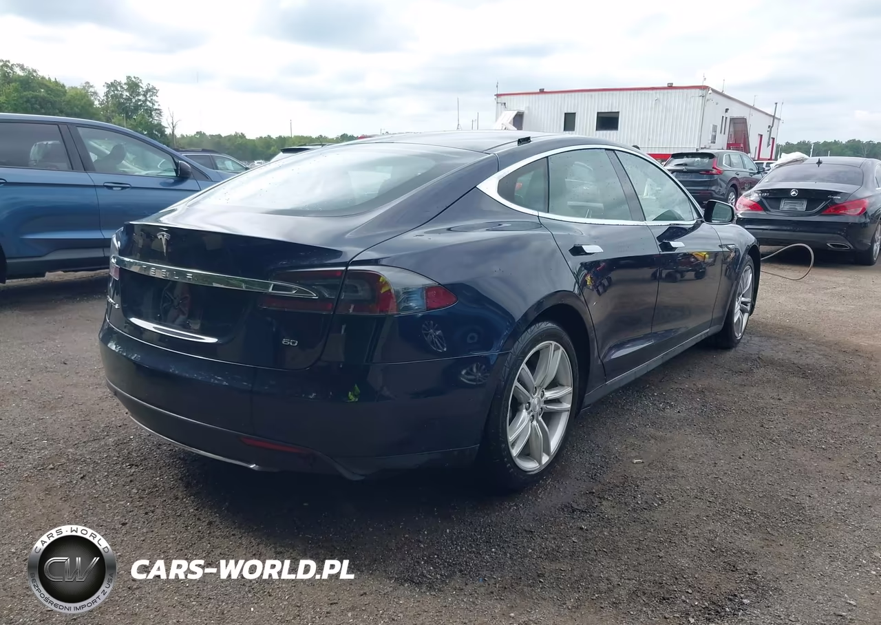 2015 Tesla Model S 60-70-85 VIN:5YJSA1S19FFP72511 - 4