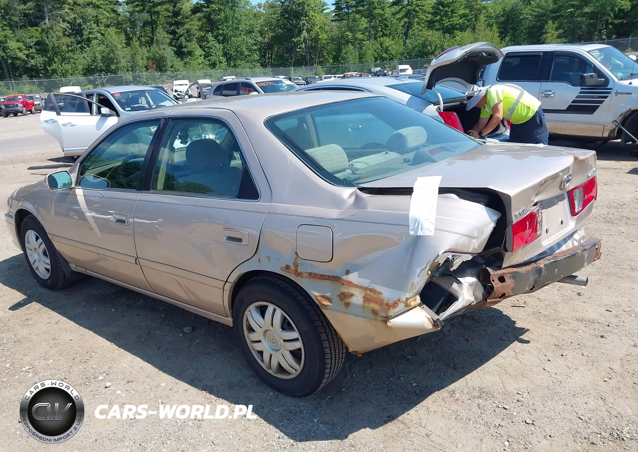 2000 Toyota Camry Le VIN:4T1BG22K3YU926620 - 3