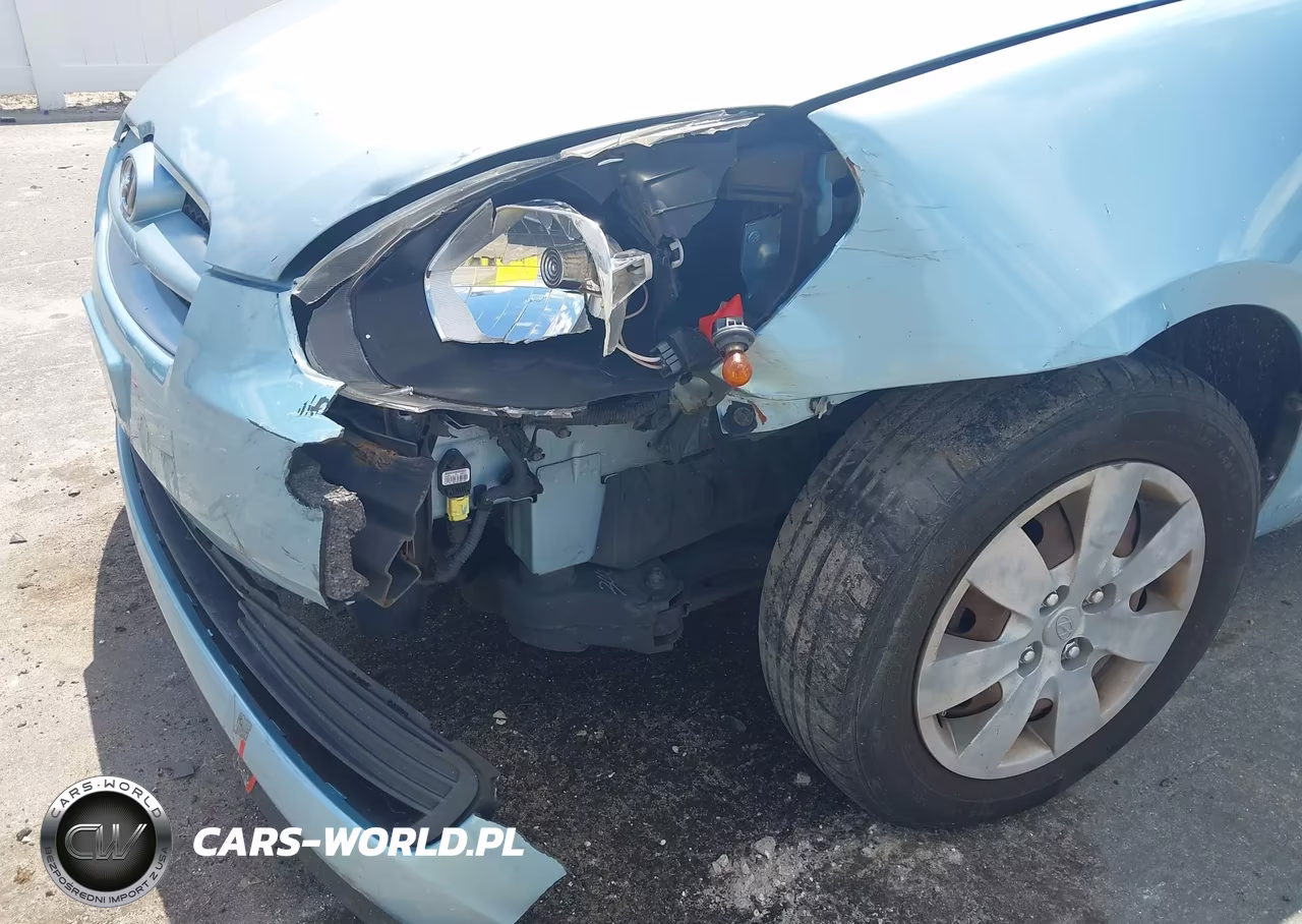 2008 Hyundai Accent Gs VIN:KMHCM36C38U073884 - 12