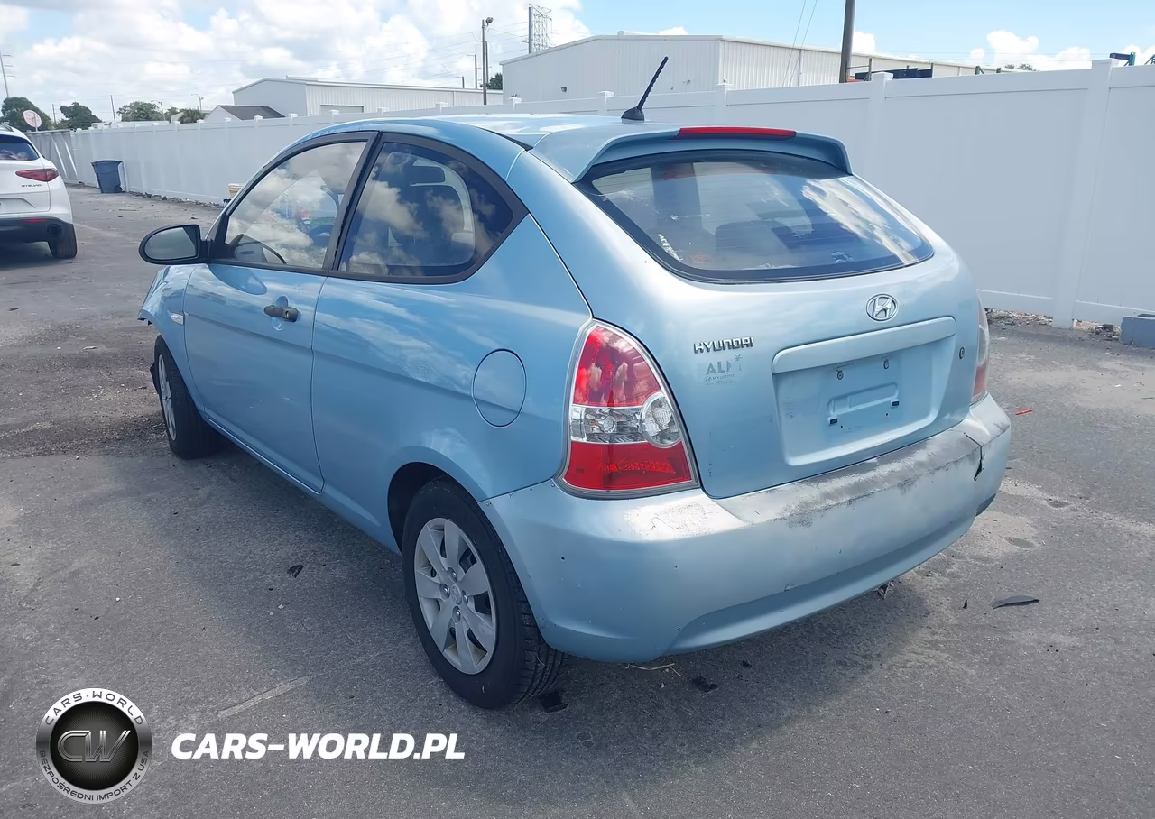 2008 Hyundai Accent Gs VIN:KMHCM36C38U073884 - 3