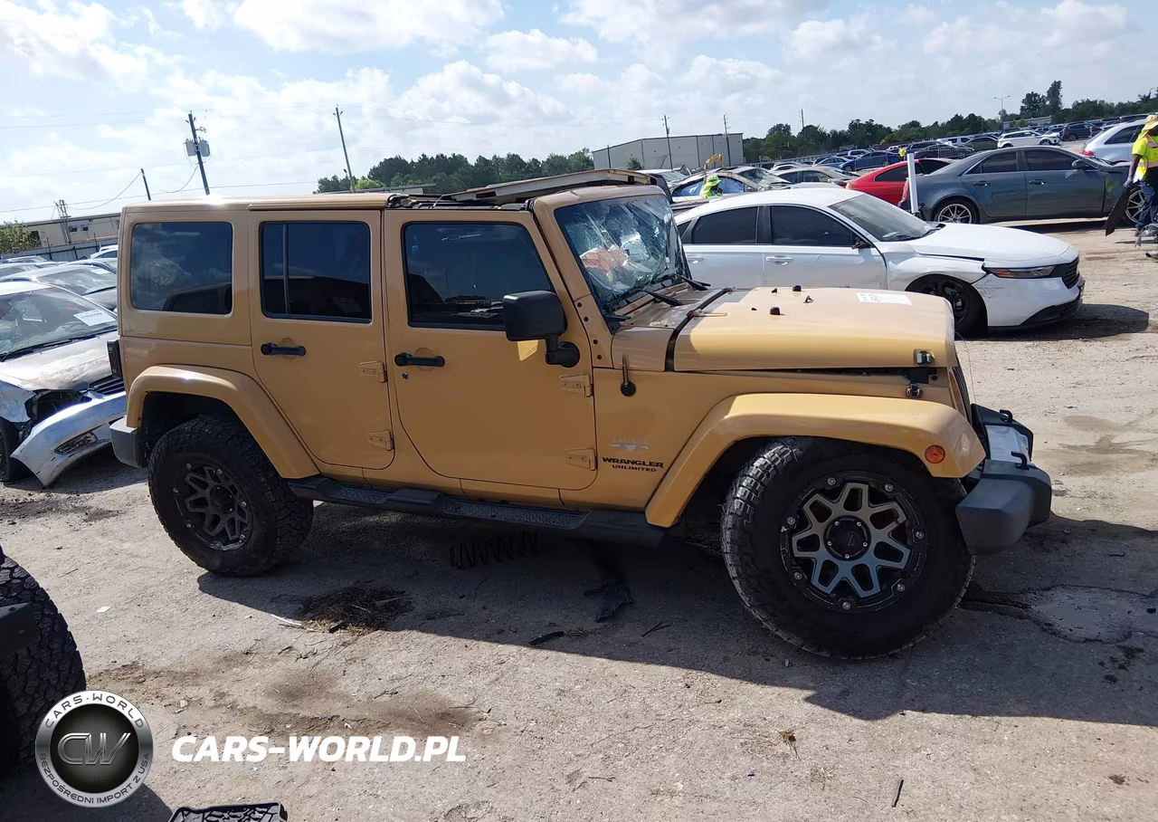 2013 Jeep Wrangler Unlimited Sahara VIN:1C4BJWEG9DL617979 - 13