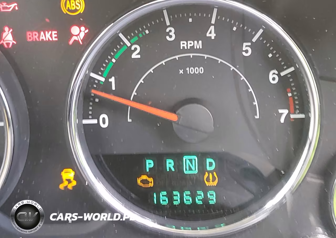 2013 Jeep Wrangler Unlimited Sahara VIN:1C4BJWEG9DL617979 - 15