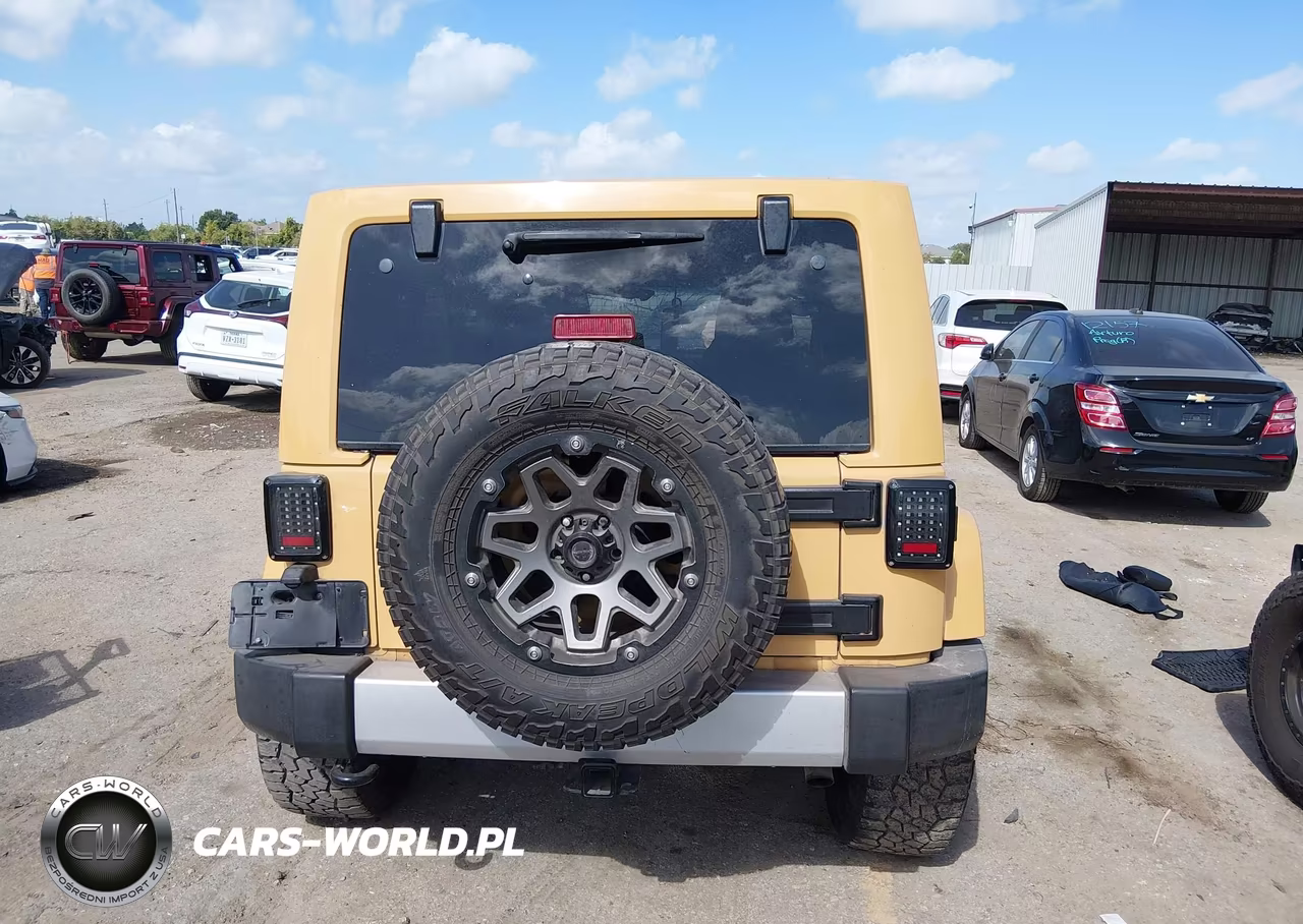 2013 Jeep Wrangler Unlimited Sahara VIN:1C4BJWEG9DL617979 - 16