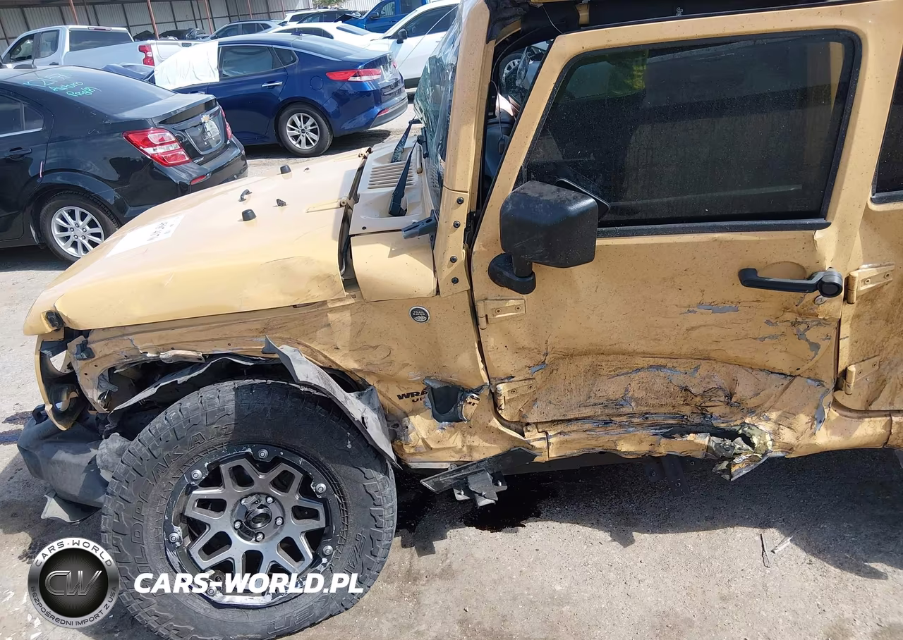 2013 Jeep Wrangler Unlimited Sahara VIN:1C4BJWEG9DL617979 - 6