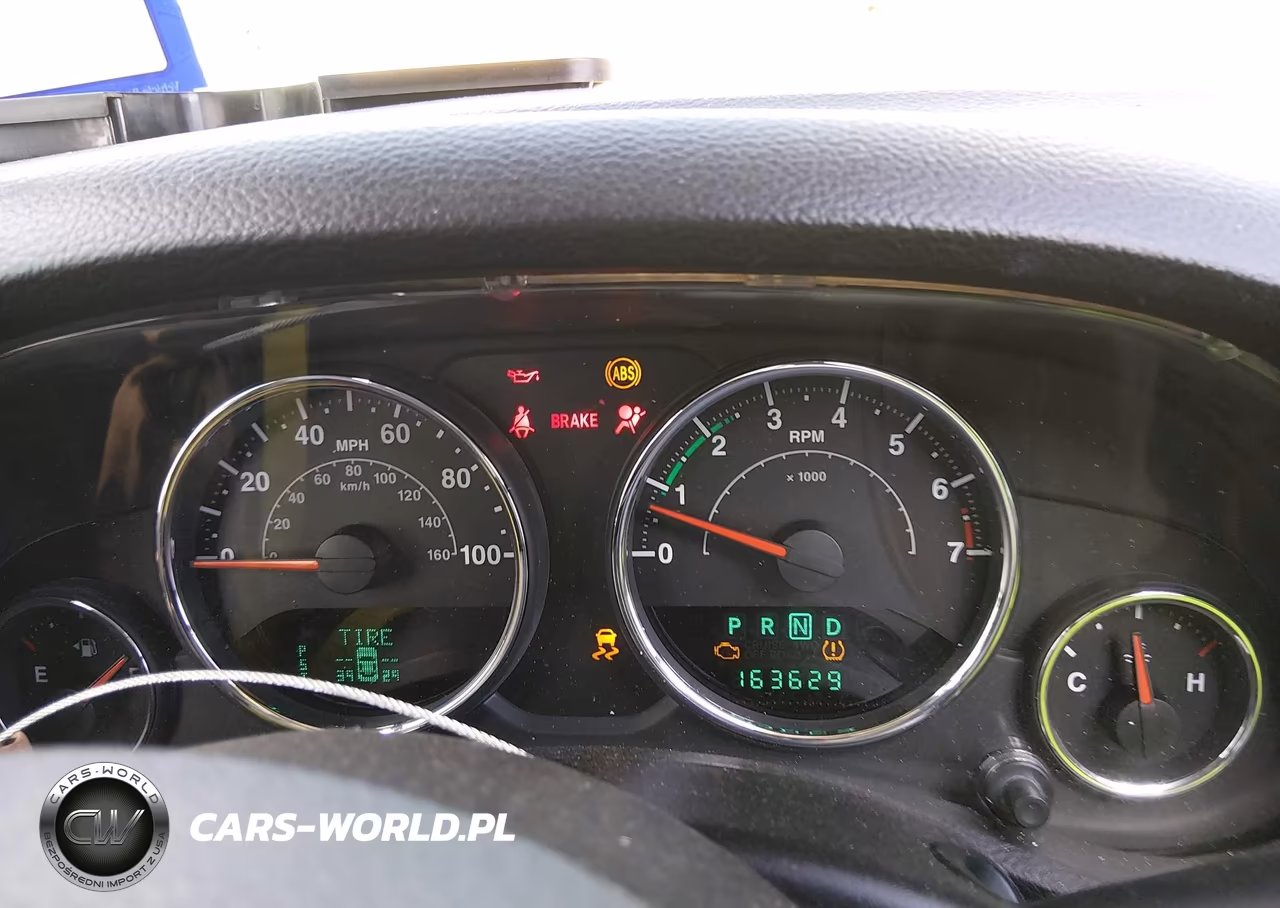 2013 Jeep Wrangler Unlimited Sahara VIN:1C4BJWEG9DL617979 - 7