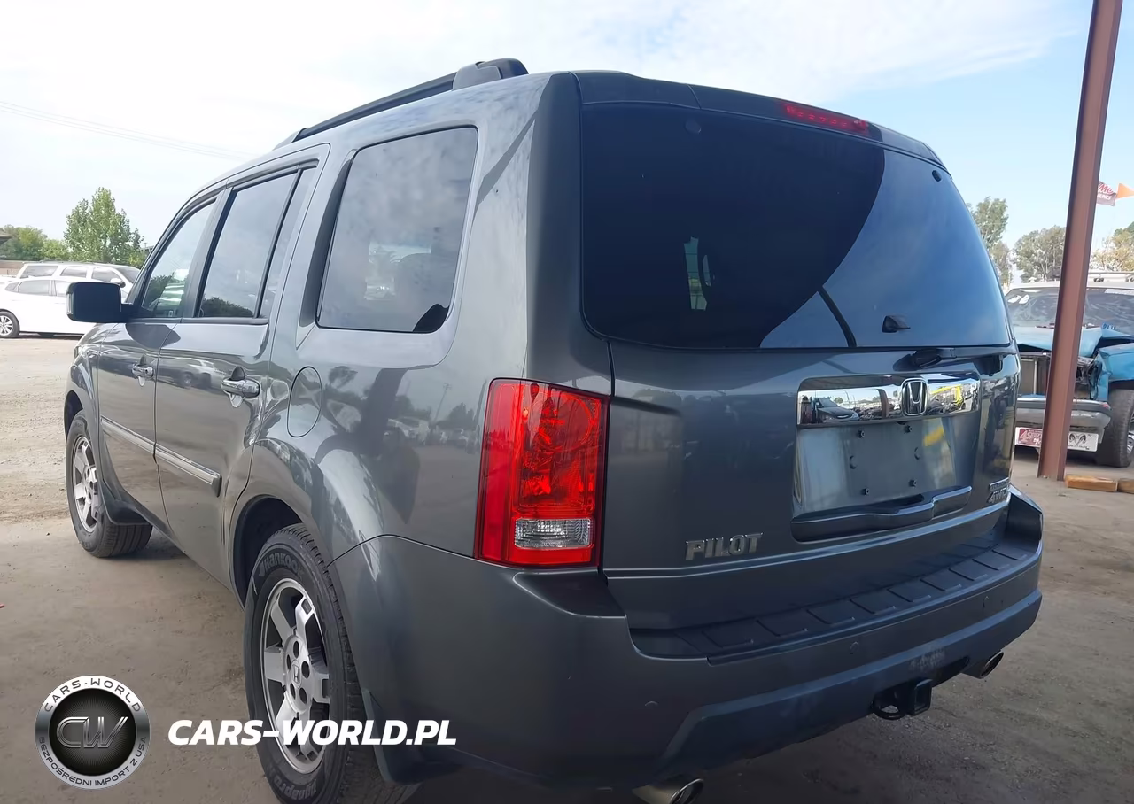 2011 Honda Pilot Touring VIN:5FNYF4H99BB001907 - 3