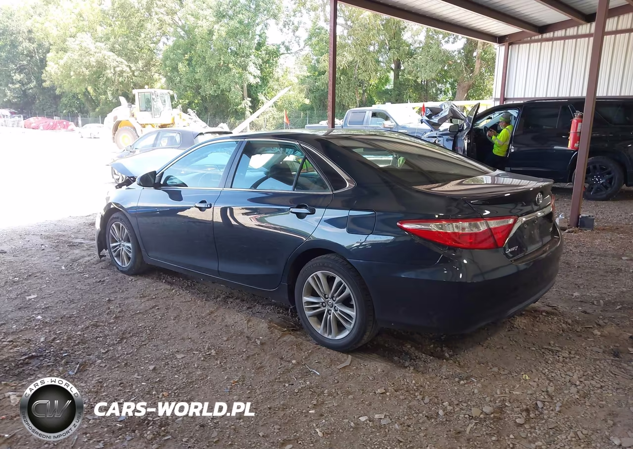 2016 Toyota Camry Se VIN:4T1BF1FK3GU139155 - 3