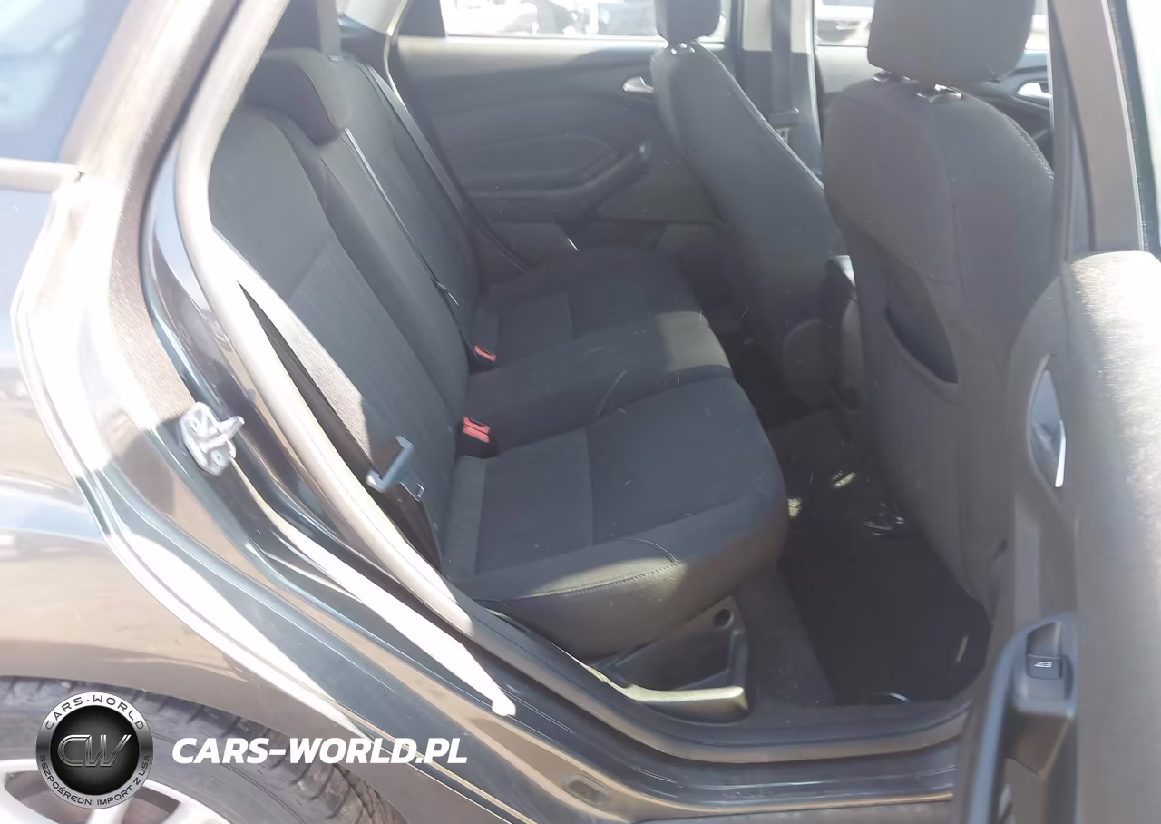 2016 Ford Focus Se VIN:1FADP3K23GL304032 - 8