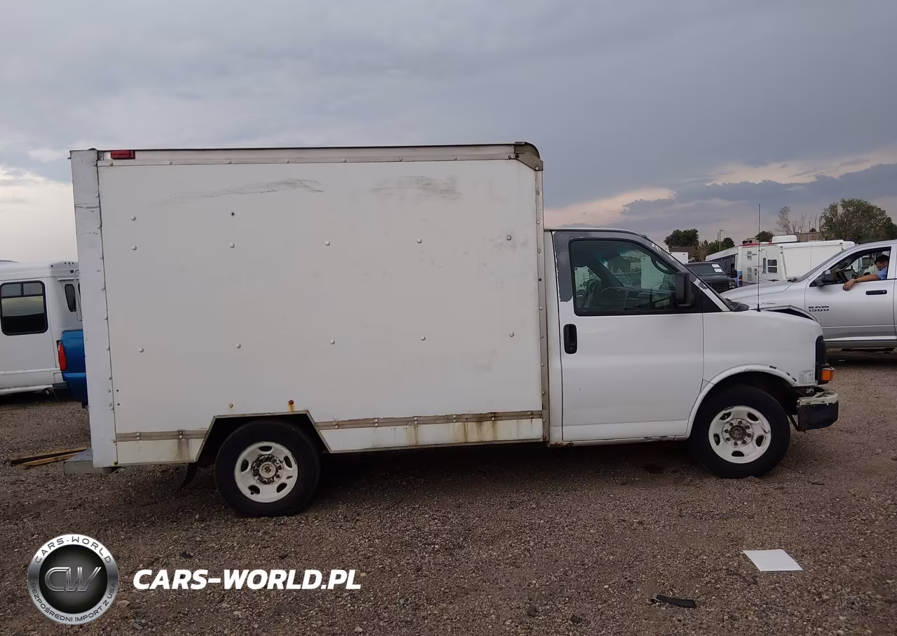 2007 GMC Savana Cutaway Work Van VIN:1GDGG31V771904031 - 13