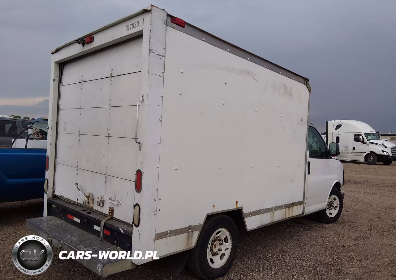 2007 GMC Savana Cutaway Work Van VIN:1GDGG31V771904031 - 4